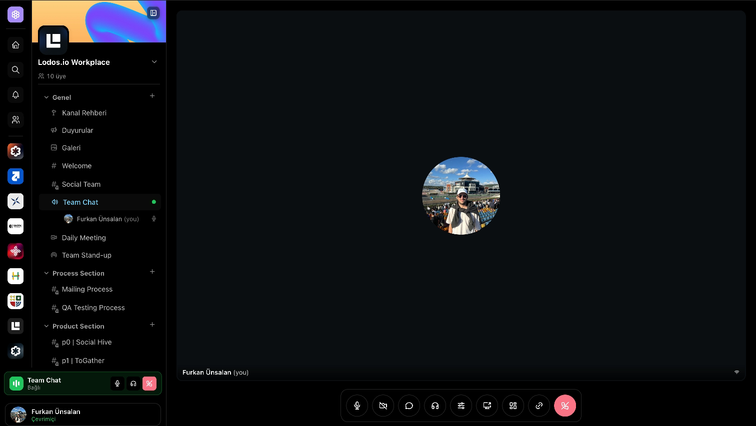 A Huddin voice room with three connected members